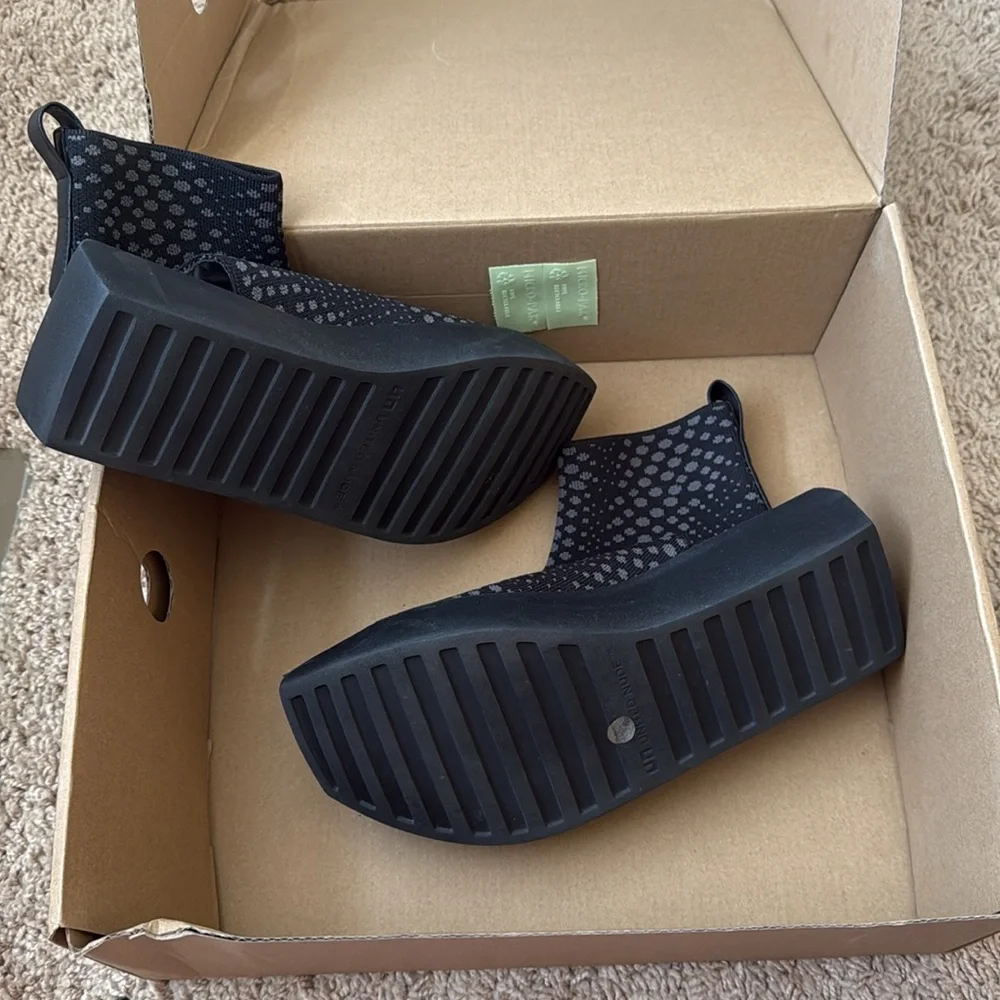 Brand new pair of united nude shoes. Did not fit and too late to return.